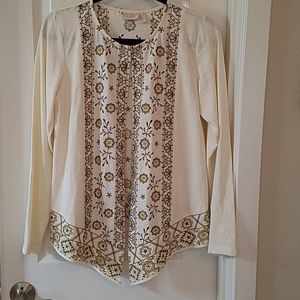 Light weight top that you wear over t-shirt